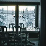 Forest Ranger's House, Authentic Lappish Atmosphere *