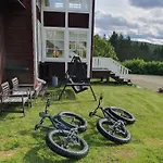 Forest Ranger's House, Authentic Lappish Atmosphere ヴィラ Äkäslompolo