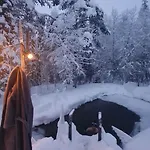 Forest Ranger's House, Authentic Lappish Atmosphere ヴィラ