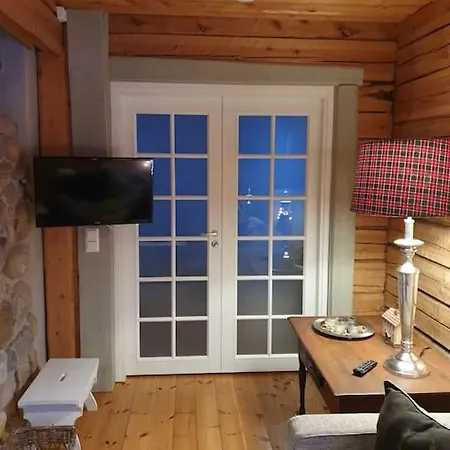 Forest Ranger's House, Authentic Lappish Atmosphere * Äkäslompolo