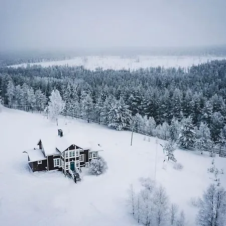 Forest Ranger's House, Authentic Lappish Atmosphere Akaslompolo