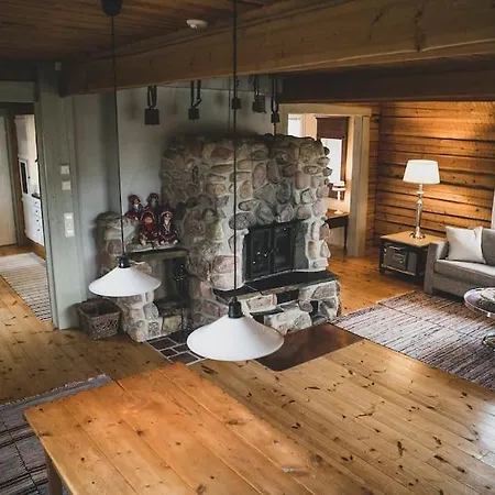 Villa Forest Ranger's House, Authentic Lappish Atmosphere Äkäslompolo