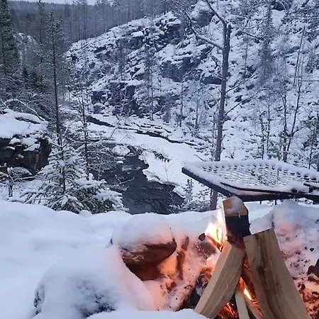 Forest Ranger's House, Authentic Lappish Atmosphere Äkäslompolo