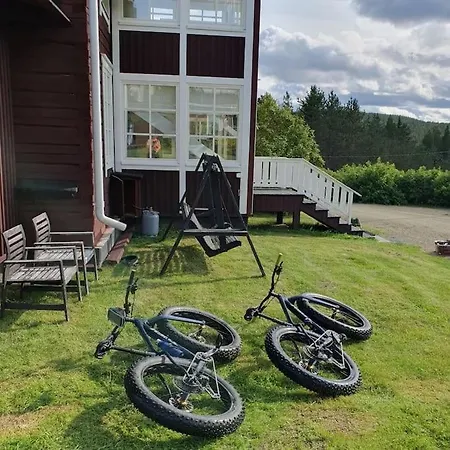 Forest Ranger's House, Authentic Lappish Atmosphere 빌라 Äkäslompolo