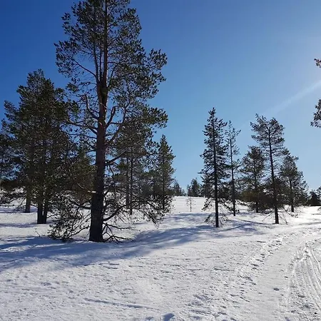Forest Ranger's House, Authentic Lappish Atmosphere Akaslompolo