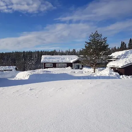 Forest Ranger's House, Authentic Lappish Atmosphere * Akaslompolo