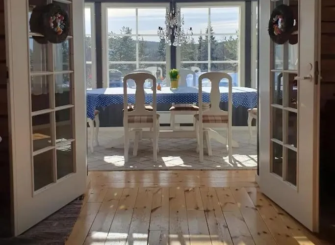 Forest Ranger's House, Authentic Lappish Atmosphere *